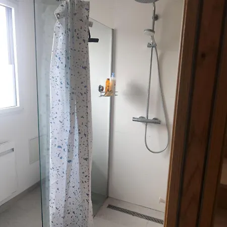 Semesterbostad Maison Pres De La